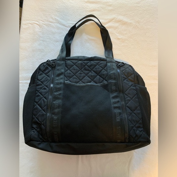 Steve Madden Black Weekend Travel Bag Quilted Fabric Lots Of Room & Pockets - Picture 1 of 11